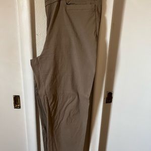 Womenswear dress pants